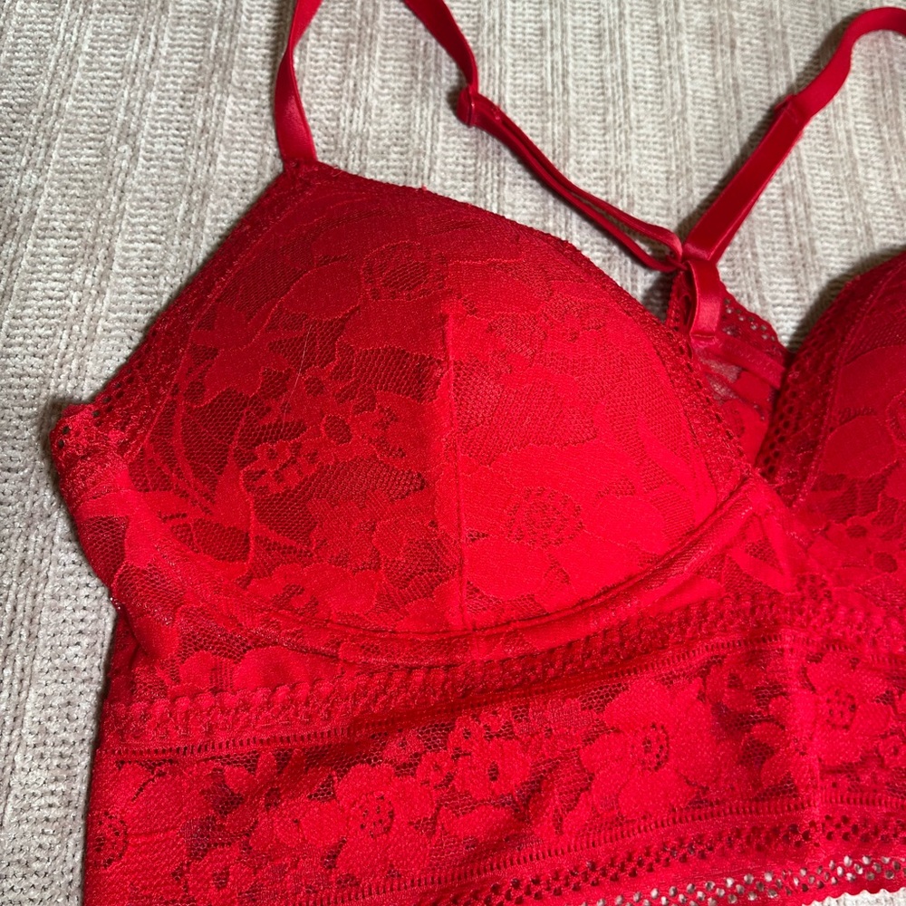 Victoria's Secret Vibrant Red Lace Bra - Picture 3 of 6